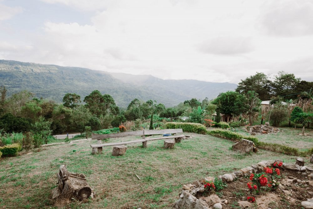 Hermosa vista desde el Chalet de Paja, jardín con vista hacia el Valle de Tenza.