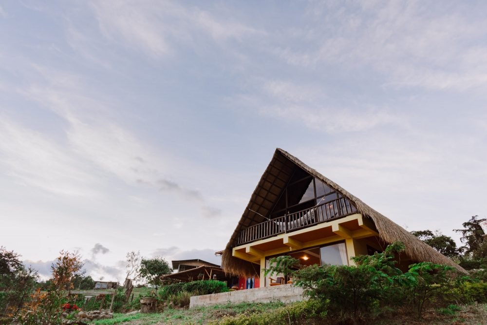 Hermoso Chalet de Paja con balcón rodeado de naturaleza y aire puro en Guateque, Boyacá.