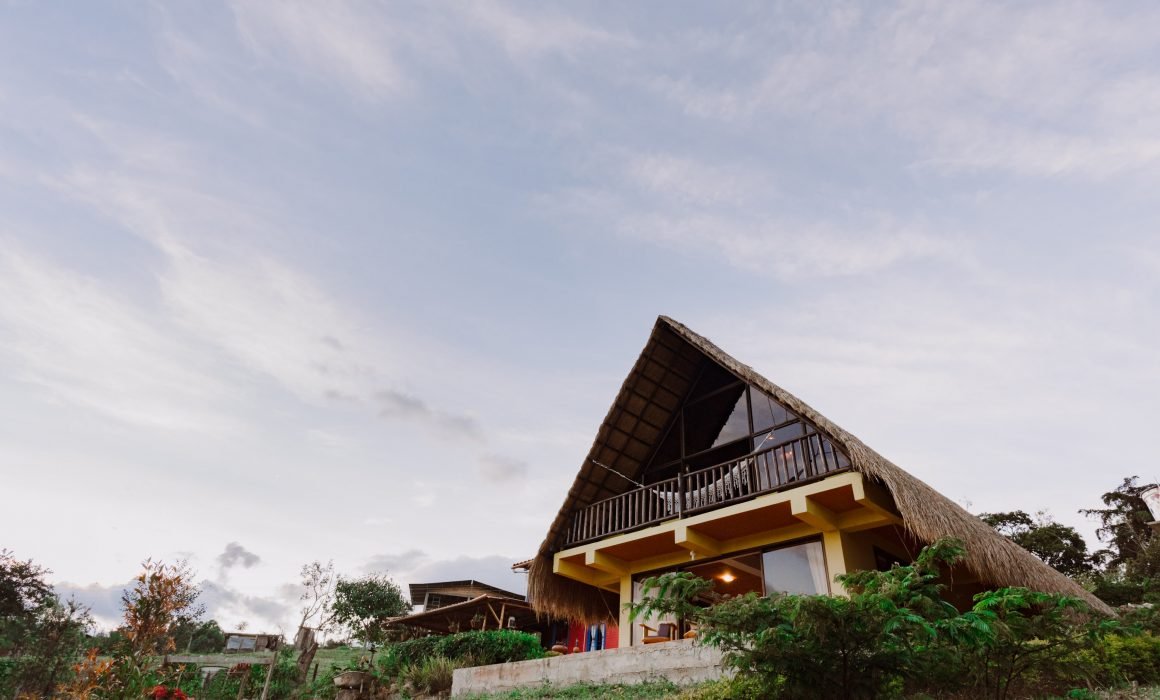 Hermoso Chalet de Paja con balcón rodeado de naturaleza y aire puro en Guateque, Boyacá.