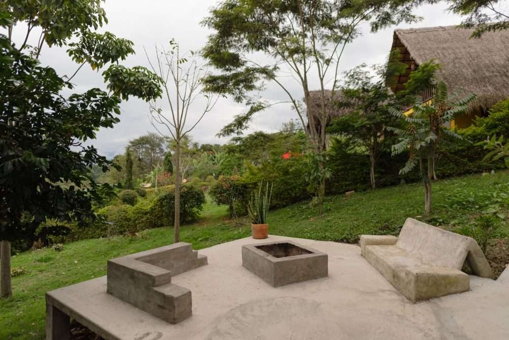Jardín y zona de asados, fogatas, un lugar tranquilo e inspirador rodeado de naturaleza.