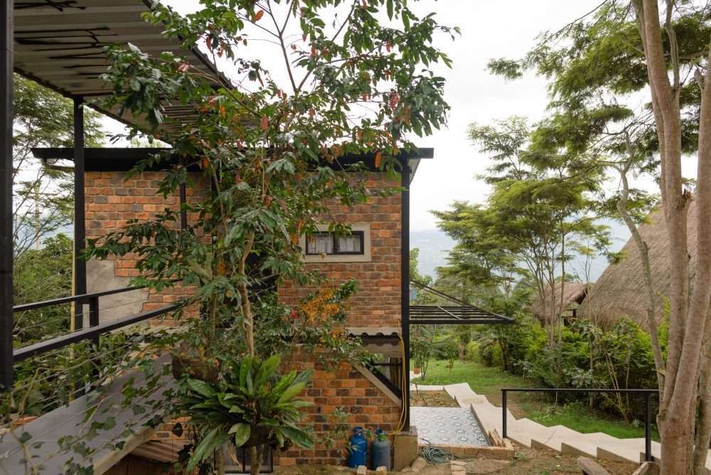 Loft Industrial y El Estudio rodeados de naturaleza con vista a las montañas en Guateque, Boyacá.
