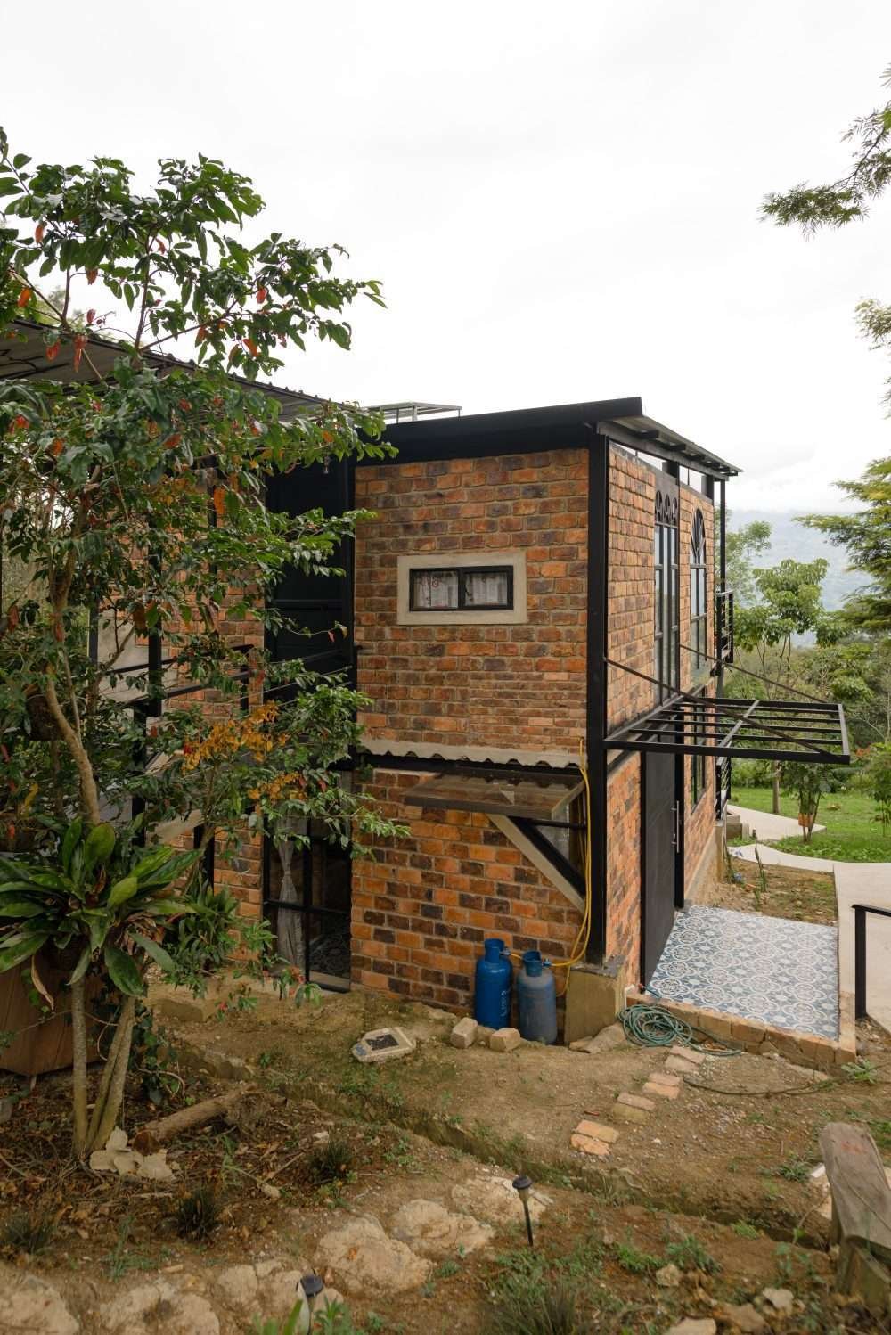 Loft Industrial y El Estudio rodeados de naturaleza con vista a las montañas en Guateque, Boyacá.